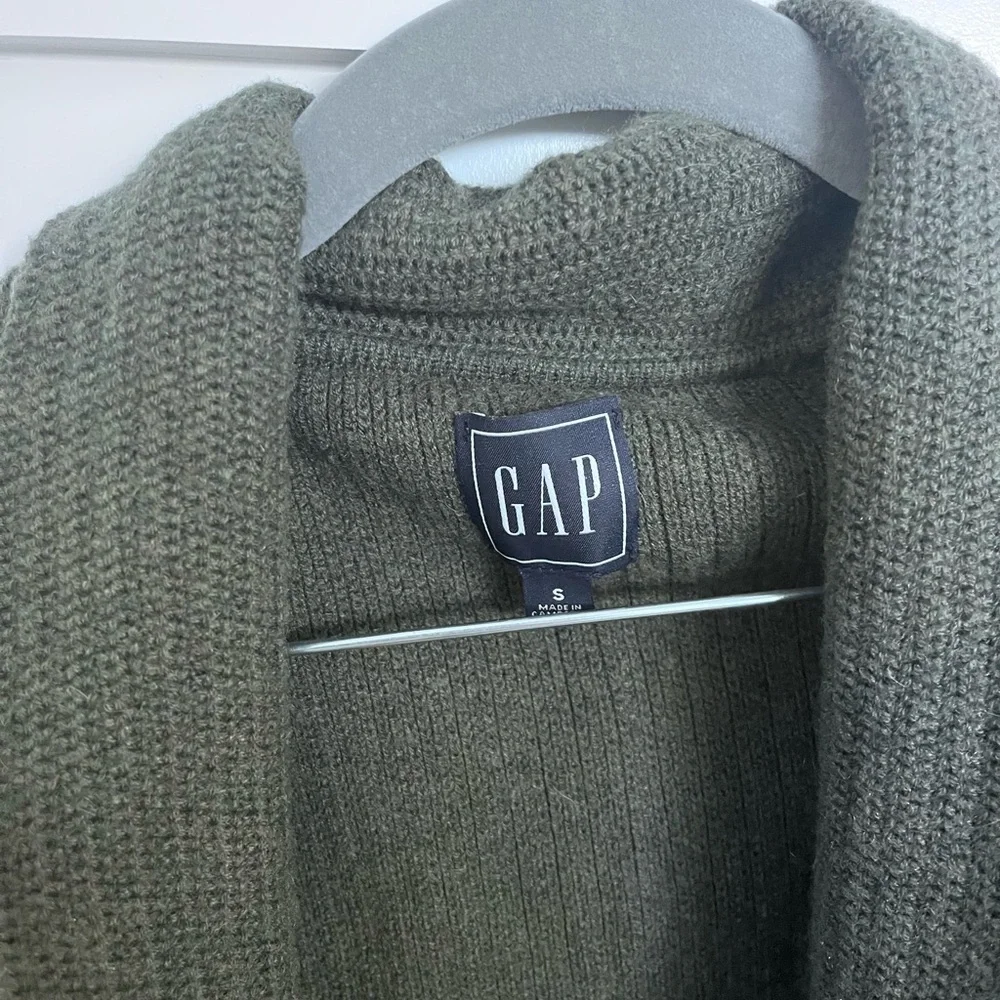 GAP Olive Green Cardigan - Picture 2 of 3